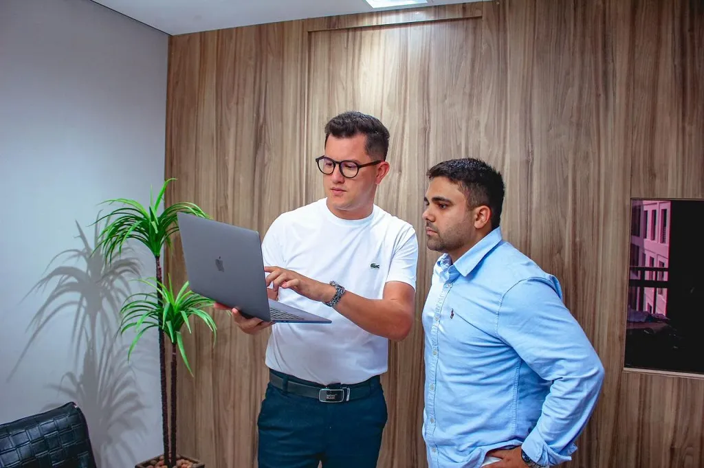 Renan Pinheiro e Lucas Sales são os diretores da empresa