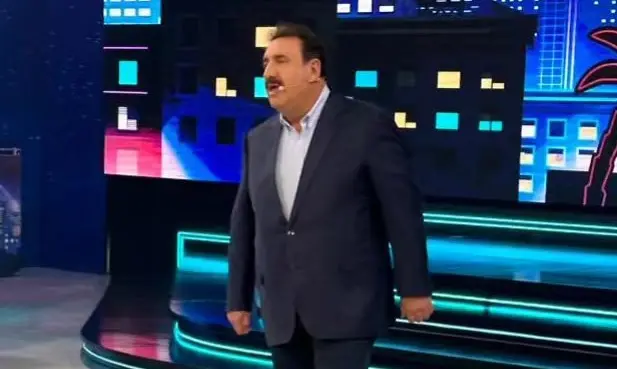 Imagem da notícia: Ratinho revela decepção com Gugu Liberato: ‘roubou ET e o Rodolfo’