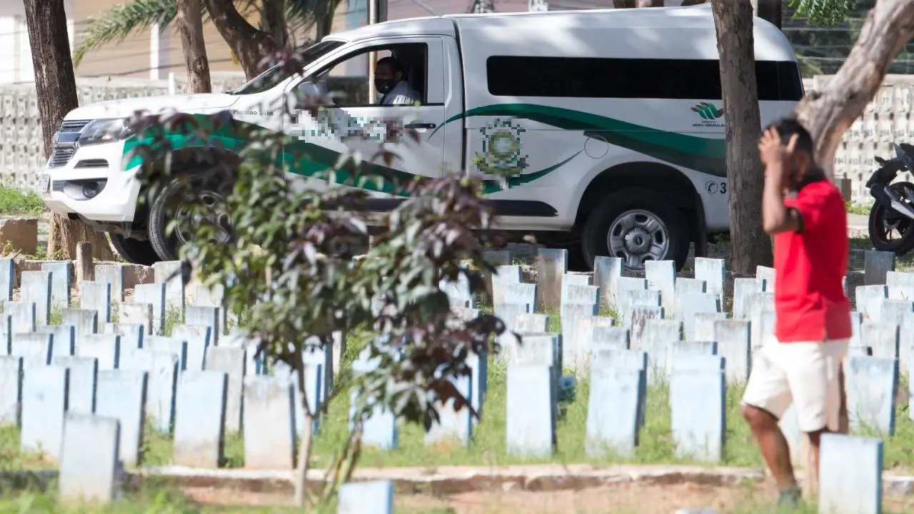 Imagem da notícia: Saiba como será funcionamento dos cemitérios públicos de Fortaleza no Dia dos Pais