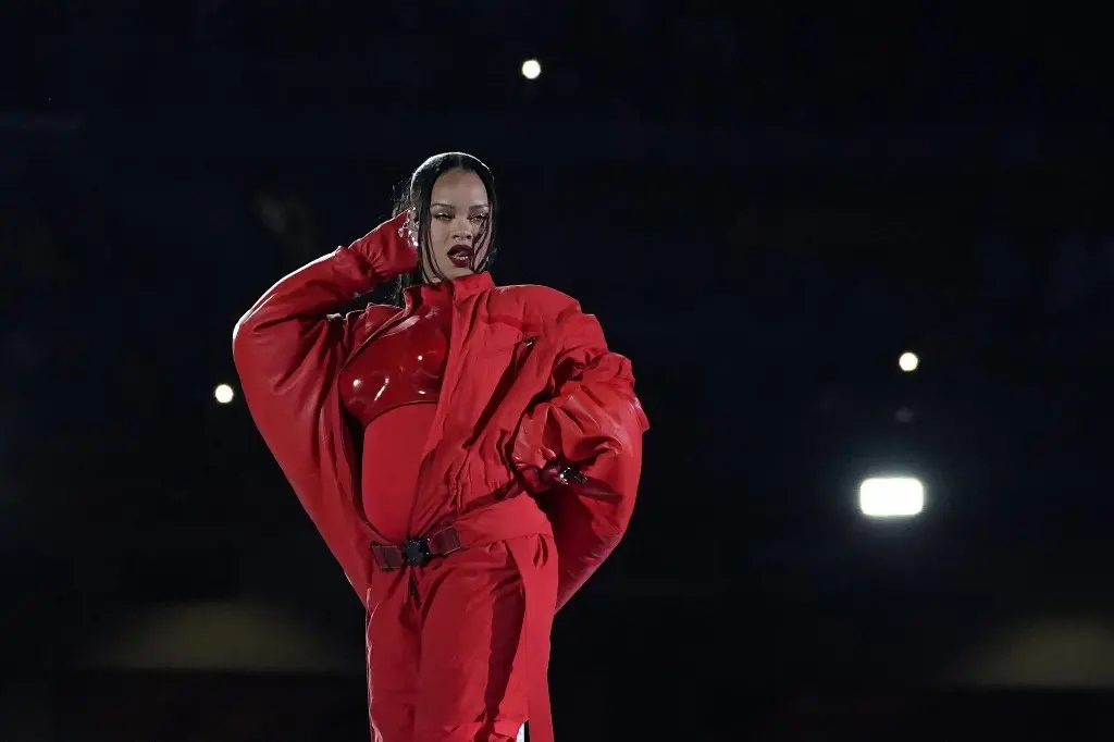 Imagem da notícia: Rihanna dá à luz a uma menina, diz imprensa americana