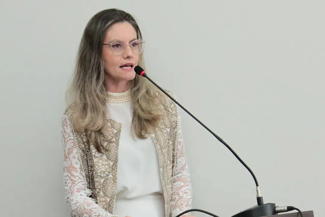 Imagem da notícia: Vice-prefeita de Limoeiro do Norte reivindica comando da gestão: 'Condução se dá por terceiros'