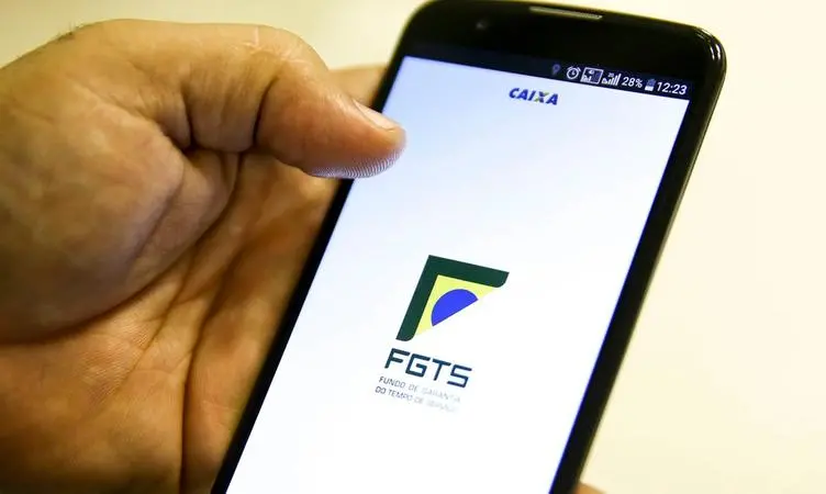 Imagem da notícia: Programa de microcrédito lançado por Bolsonaro causa prejuízo de R$ 2 bilhões ao FGTS