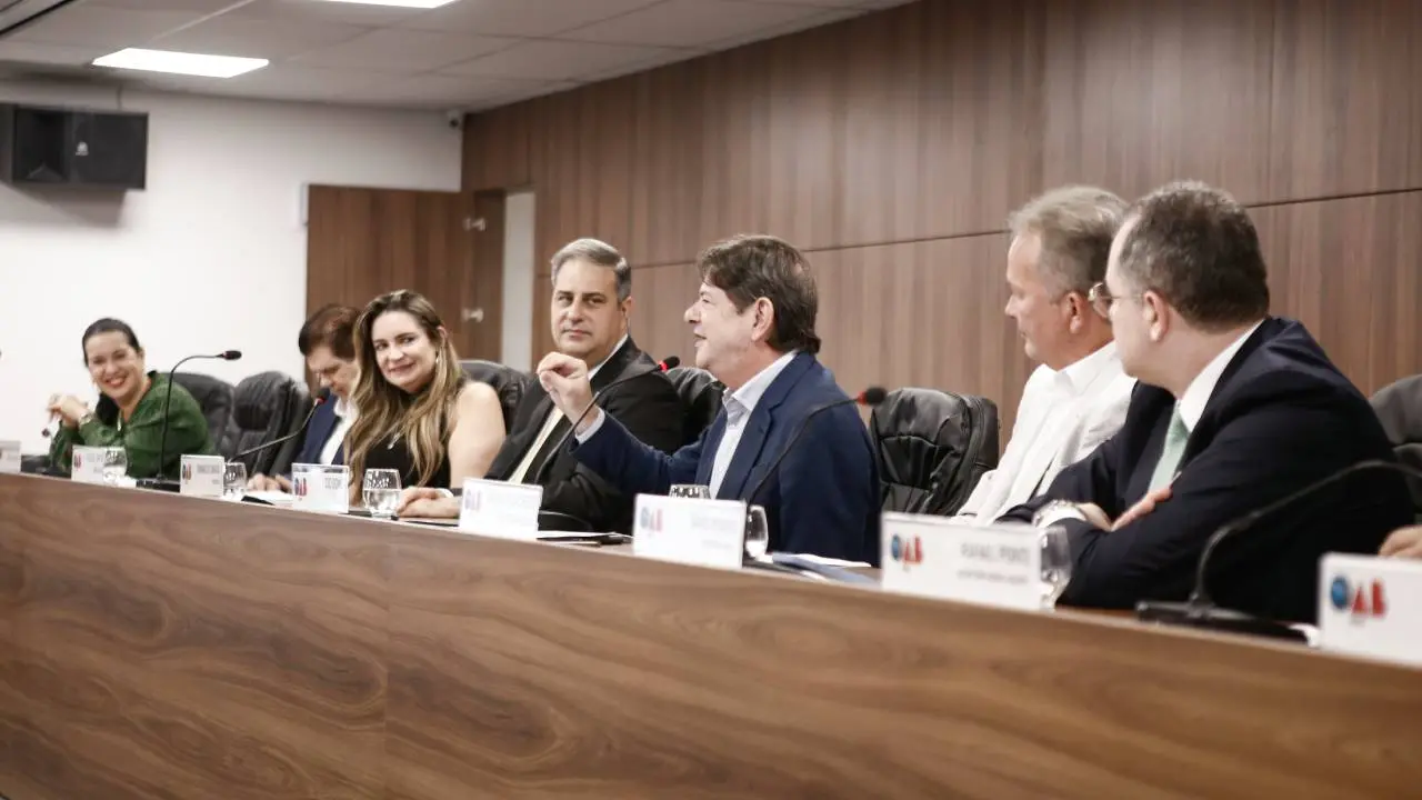 Imagem da notícia: OAB Ceará reúne parlamentares e conselhos profissionais para sugerir emenda à reforma tributária