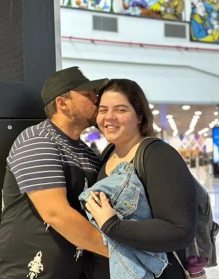 Imagem da notícia: Xand Avião se despede de filha que vai morar no exterior: 'coração apertado'