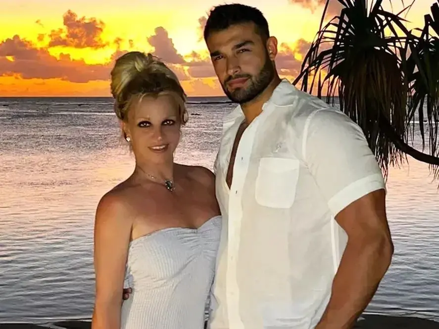 Imagem da notícia: Britney Spears se pronuncia pela primeira vez sobre a separação: 'serei o mais forte que puder'