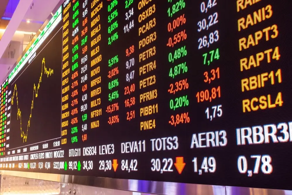 Imagem da notícia: Ibovespa volta a subir nesta sexta-feira após recorde de 13 quedas consecutivas