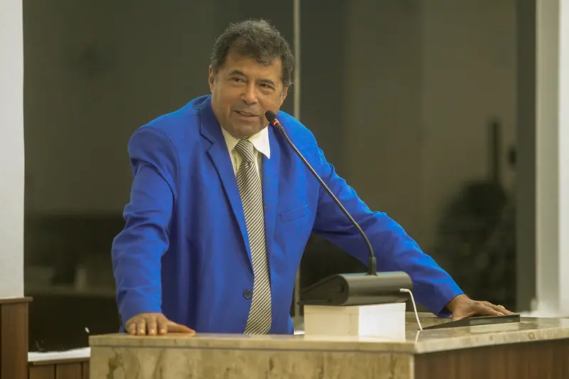 Imagem da notícia: Saída do PSD da base de Sarto pode causar cisão na sigla, avalia Carlos Mesquita