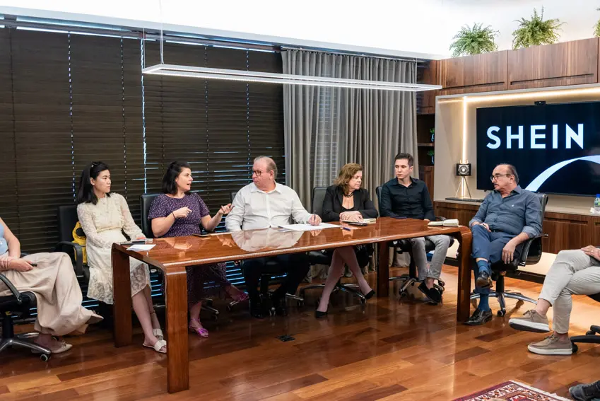 Imagem da notícia: Diretores da Shein discutem parceria com indústrias cearenses em reunião na Fiec