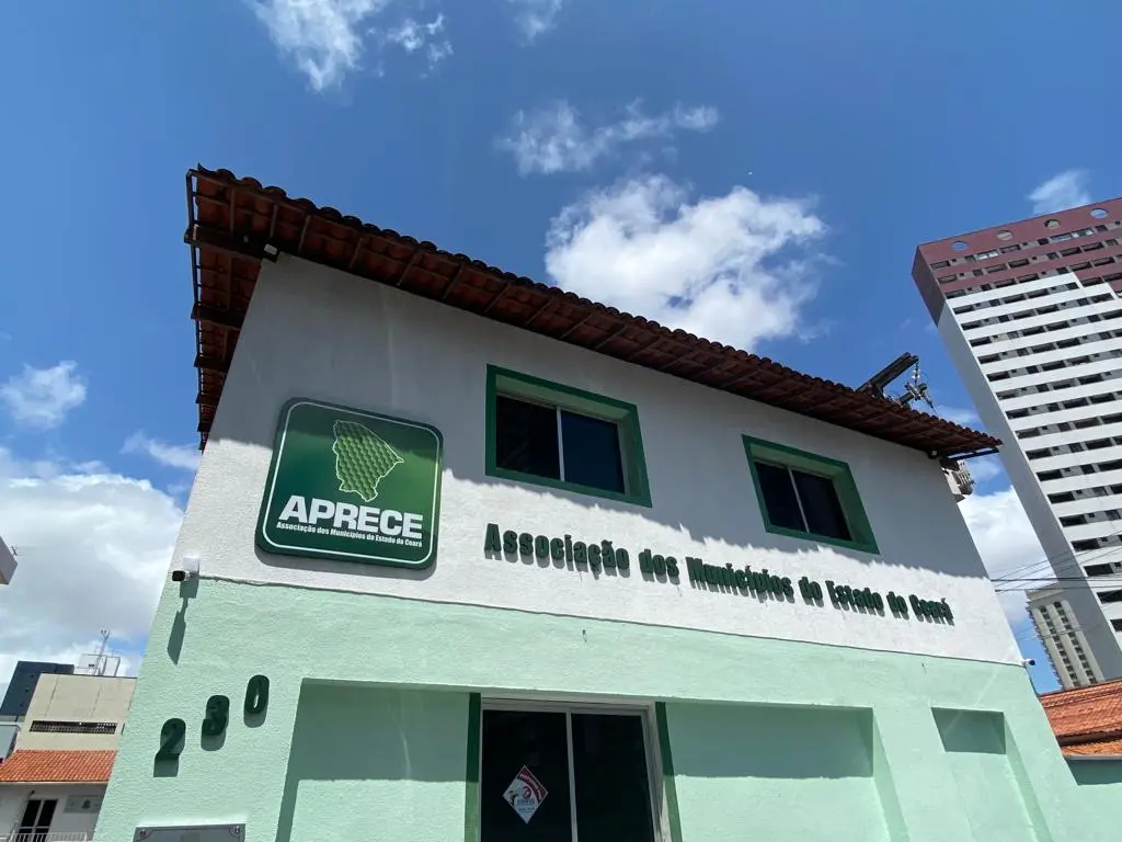 Imagem da notícia: Cerca de 168 prefeituras do Ceará irão paralisar serviços municipais na próxima quarta-feira (30)