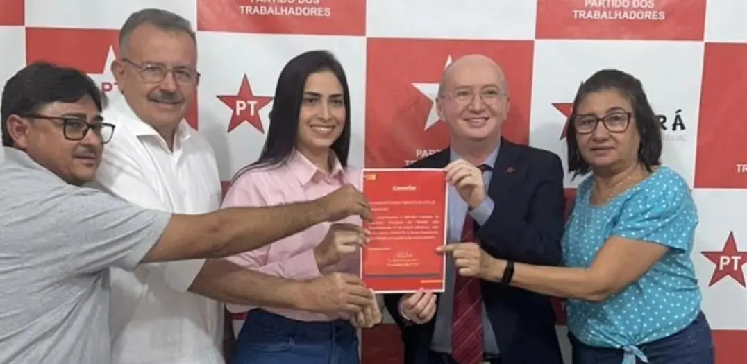 Imagem da notícia: Diretório do PT de Icó diz que não foi consultado sobre filiação de Laís Nunes
