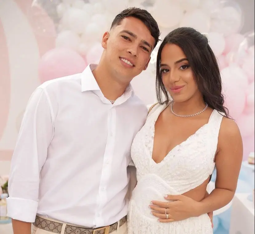 Imagem da notícia: Mirella Santos, das Gêmeas Lacração, descobre sexo de bebê em chá revelação