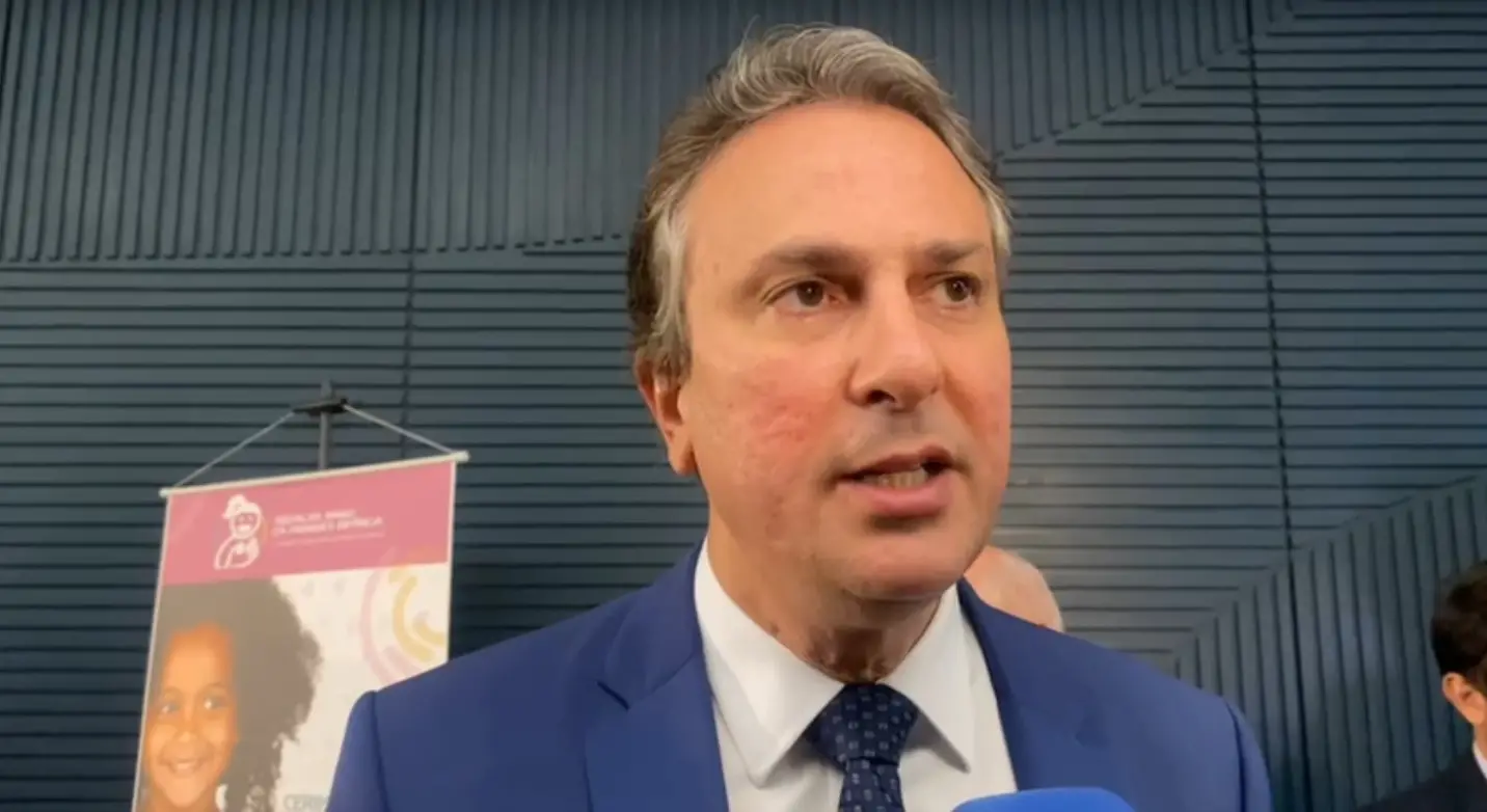 Imagem da notícia: Projeto que muda ensino médio deve ser enviado em setembro ao Congresso, diz Camilo Santana