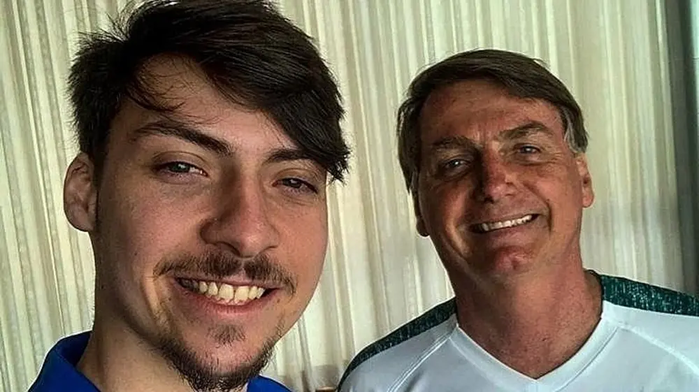 Imagem da notícia: Jair Renan Bolsonaro, filho 04 do ex-presidente, é alvo de mandado de busca e apreensão pela PCDF