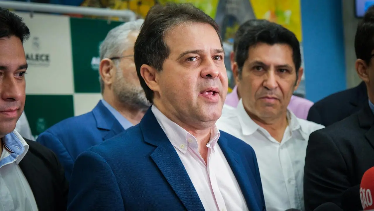 Imagem da notícia: PDT dá anuência a Evandro Leitão para desfiliação e abre caminho para disputa por nova sigla em 2024