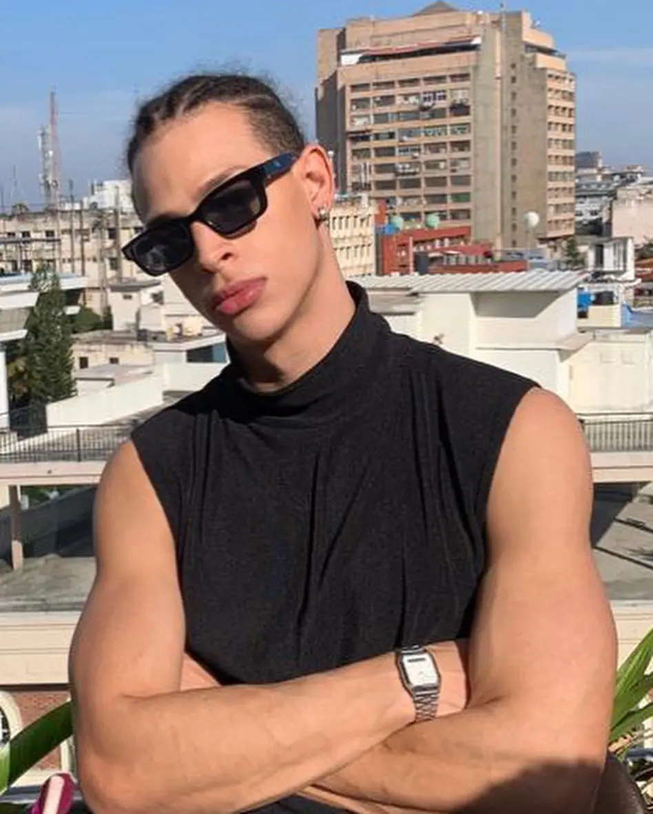 Imagem da notícia: Modelo de 23 anos é dado como desparecido após mergulho em praia no RJ