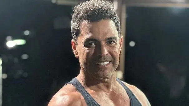 Imagem da notícia: Zezé Di Camargo rebate críticas sobre a voz: 'não tá aqui, mas tá na Globo, deixa morderem a língua'