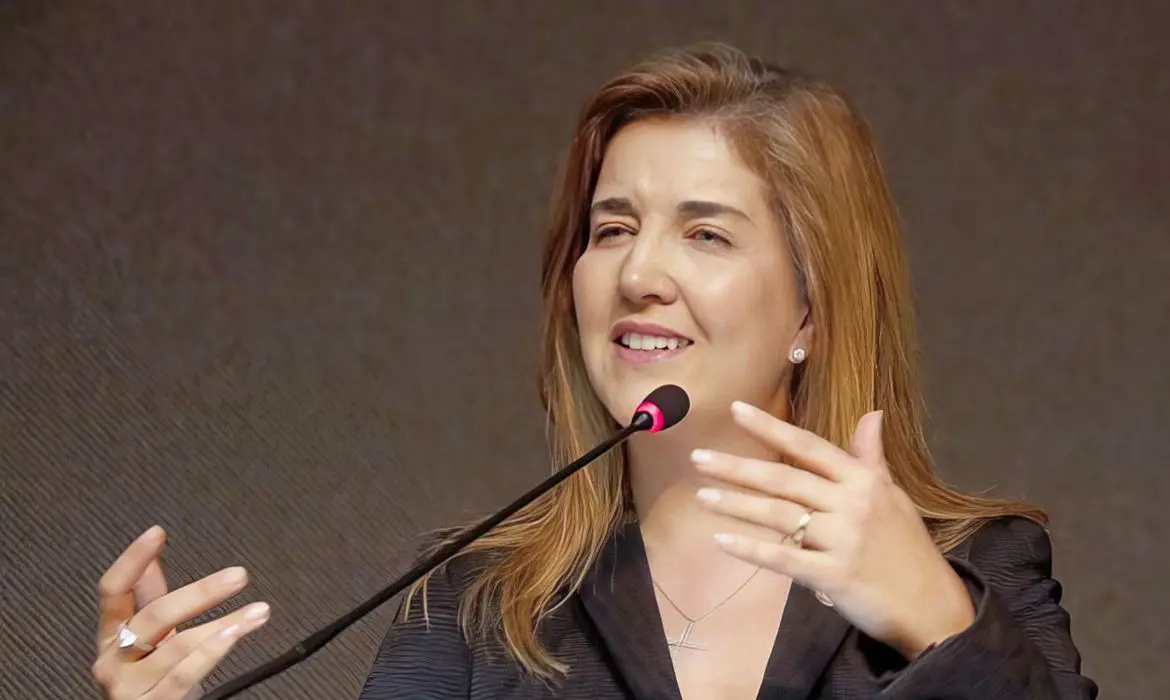 Imagem da notícia: Lula indica Daniela Teixeira para ser ministra do STJ; saiba quem é a advogada