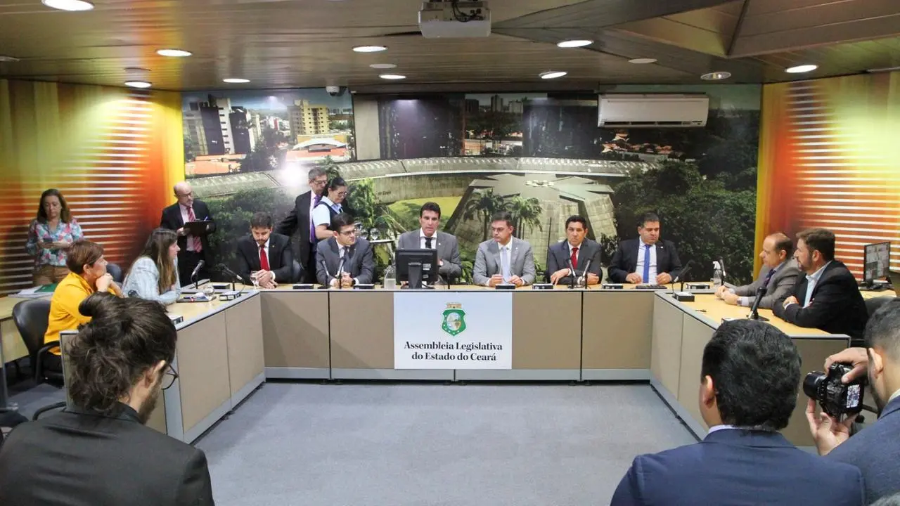 Imagem da notícia: CPI da Enel aprova convocação do presidente da Arce para dia 13 de setembro