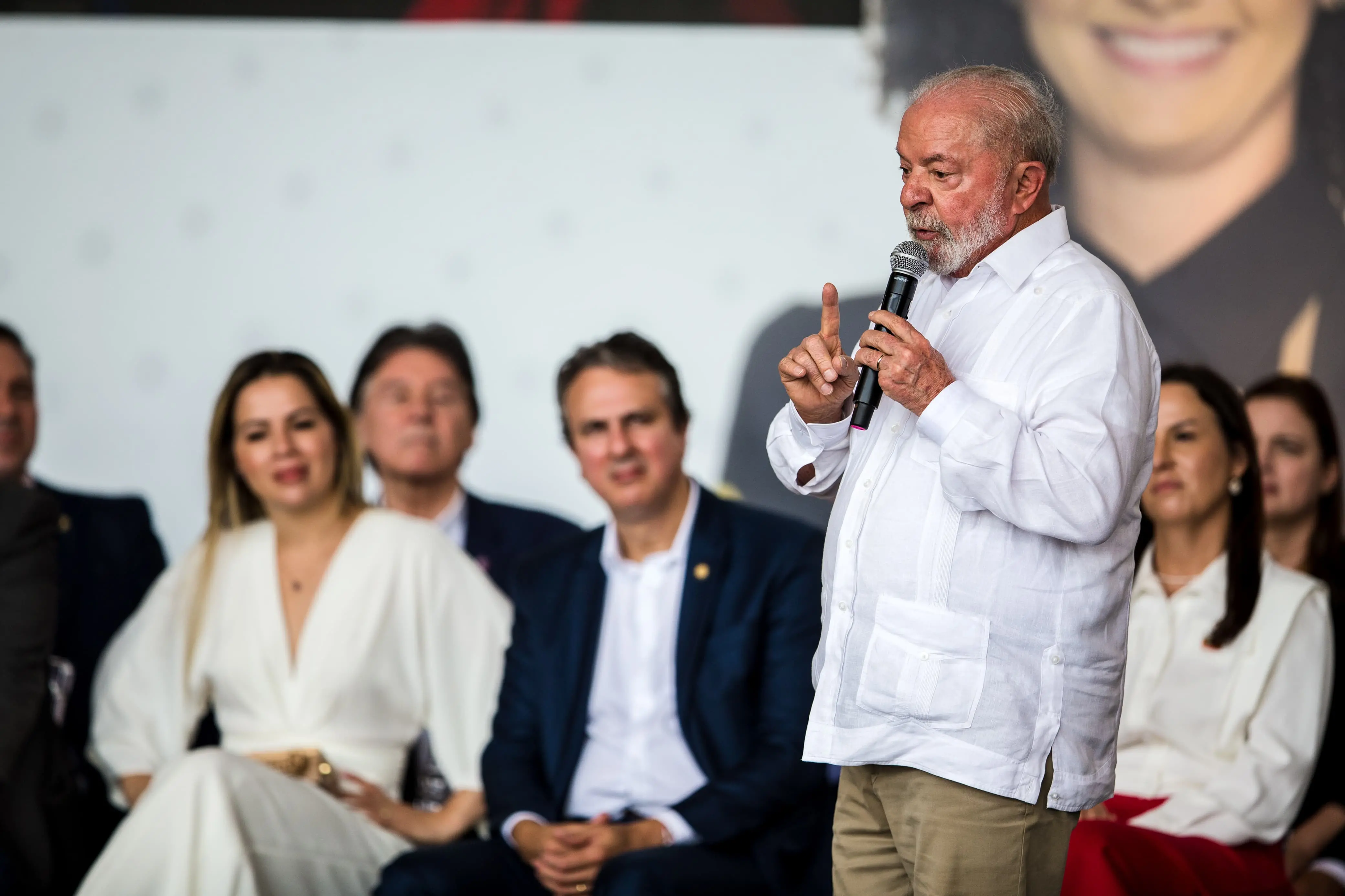 Imagem da notícia: No Ceará, Lula manda recado a economistas, diz que Bolsonaro não voltará e anuncia ITA em Fortaleza