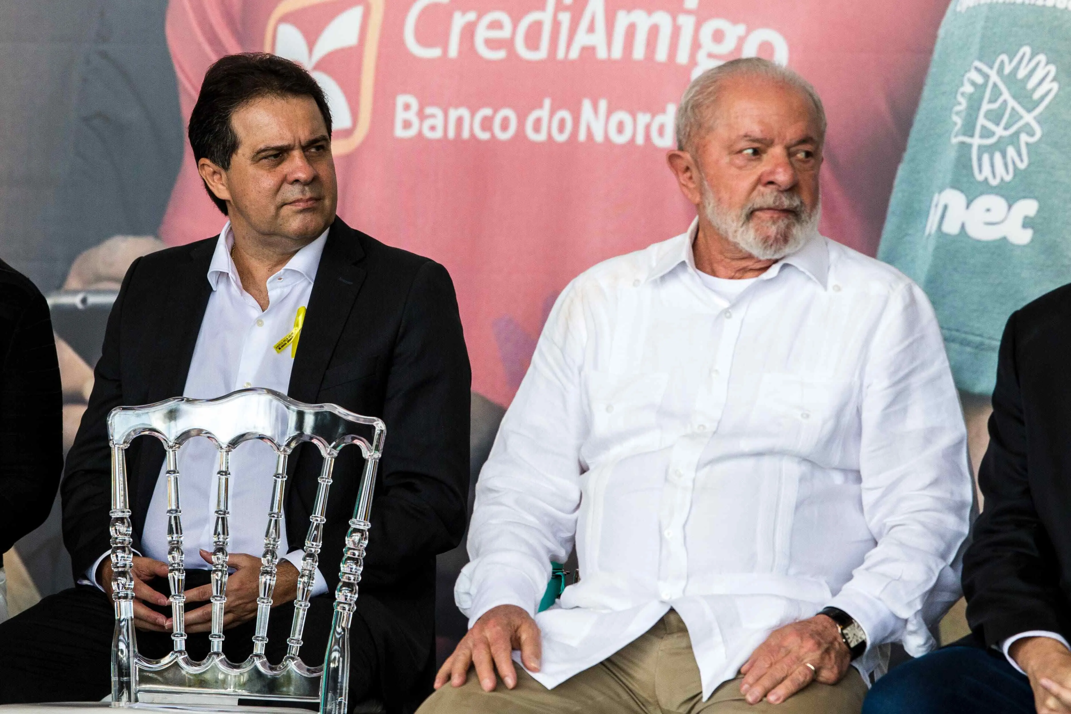 Imagem da notícia: Na comitiva de Lula, Evandro Leitão descarta diálogo sobre eleições de 2024: 'Não houve reunião'