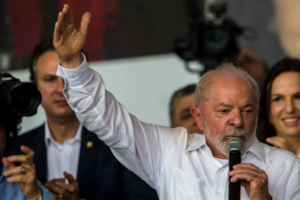 Imagem da notícia: 'Juro ainda está alto', diz Lula após BNB reduzir taxa de programas de microcrédito