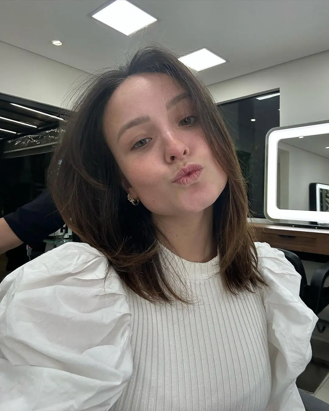 Imagem da notícia: Larissa Manoela compartilha fotos e faz reflexão: 'a vida continua'