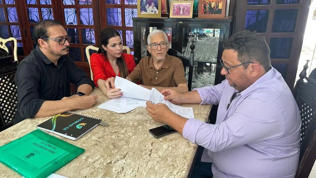 Imagem da notícia: Sem poder voltar a Limoeiro do Norte devido à saúde, prefeito falta segunda audiência com MPCE