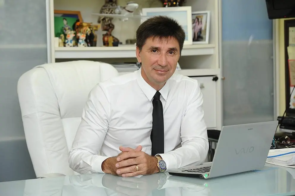 Foto que contém José Janguiê Bezerra Diniz