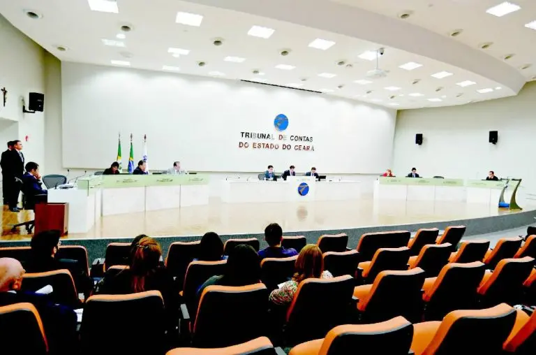 Imagem da notícia: Educação, déficit da previdência e investimentos: as ressalvas do TCE nas contas de Camilo e Izolda