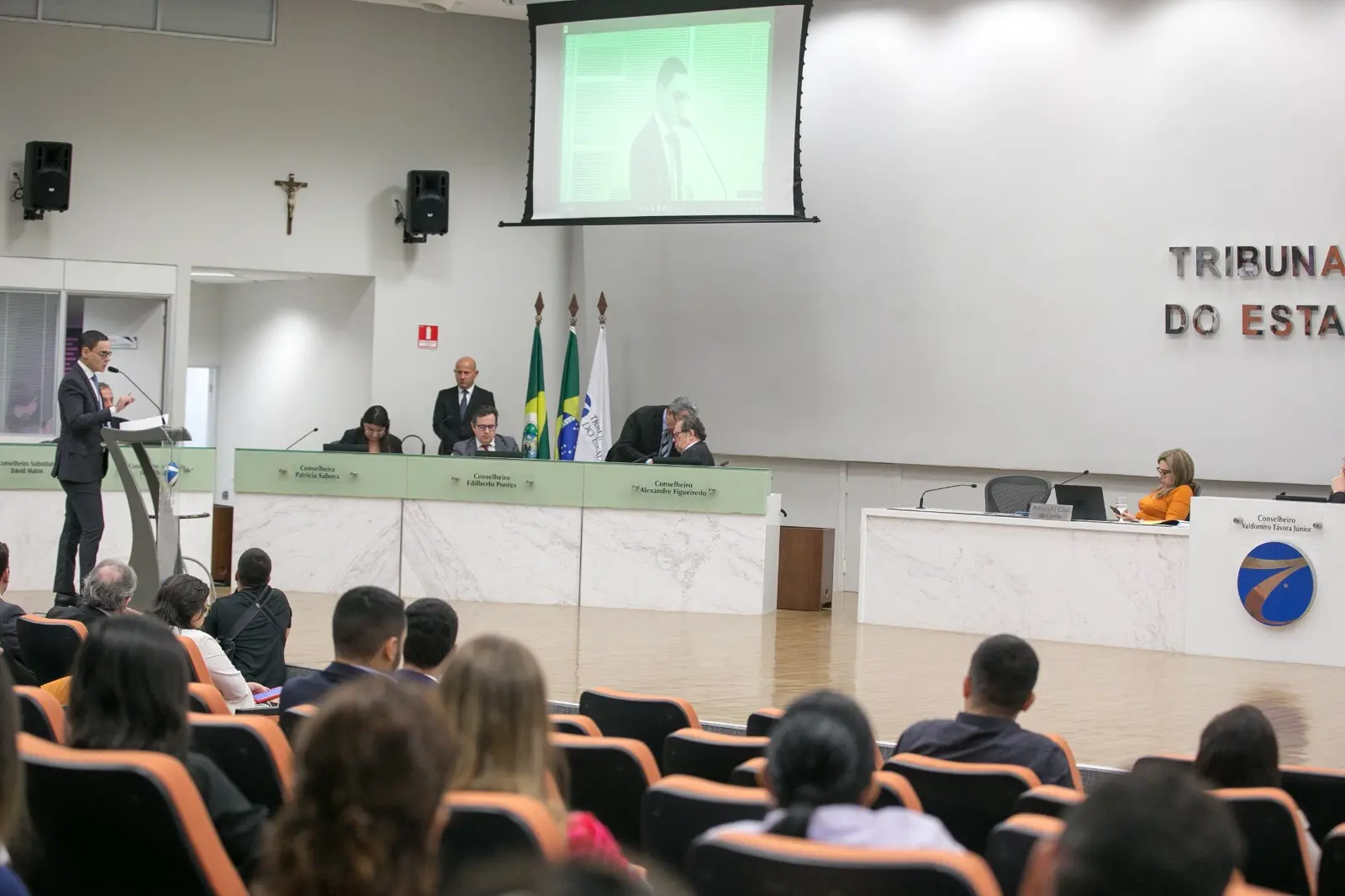 Imagem da notícia: TCE aponta déficit de R$ 1 bilhão na previdência estadual e prevê resultado negativo até 2035