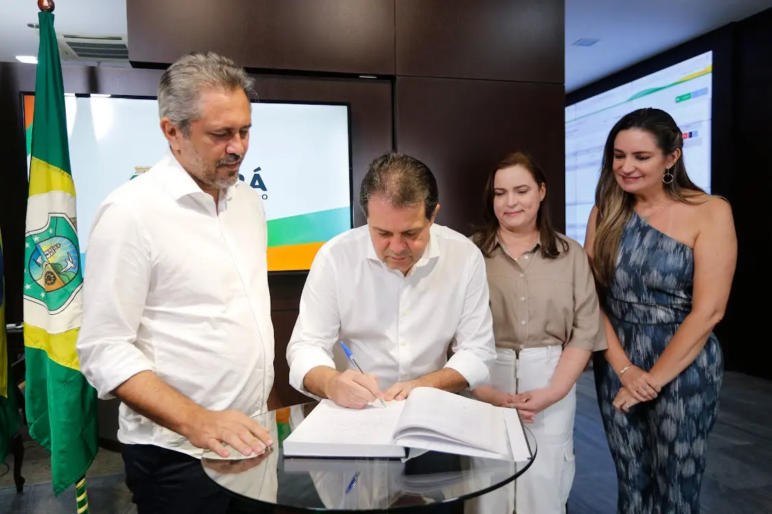 Imagem da notícia: Evandro Leitão assume como governador; presidente da Assembleia fica no cargo por 10 dias