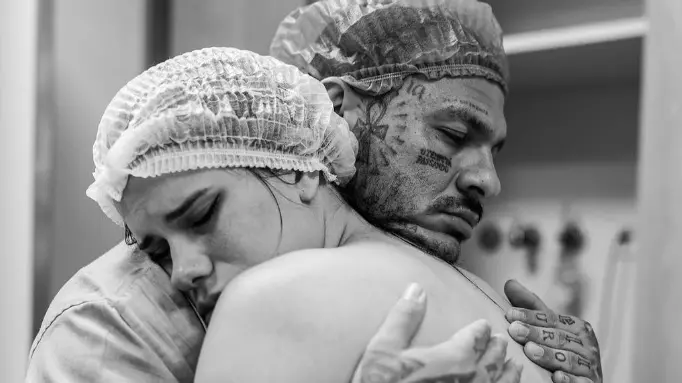 Imagem da notícia: Namorada de Toguro é extubada, mas segue na UTI após complicações no parto