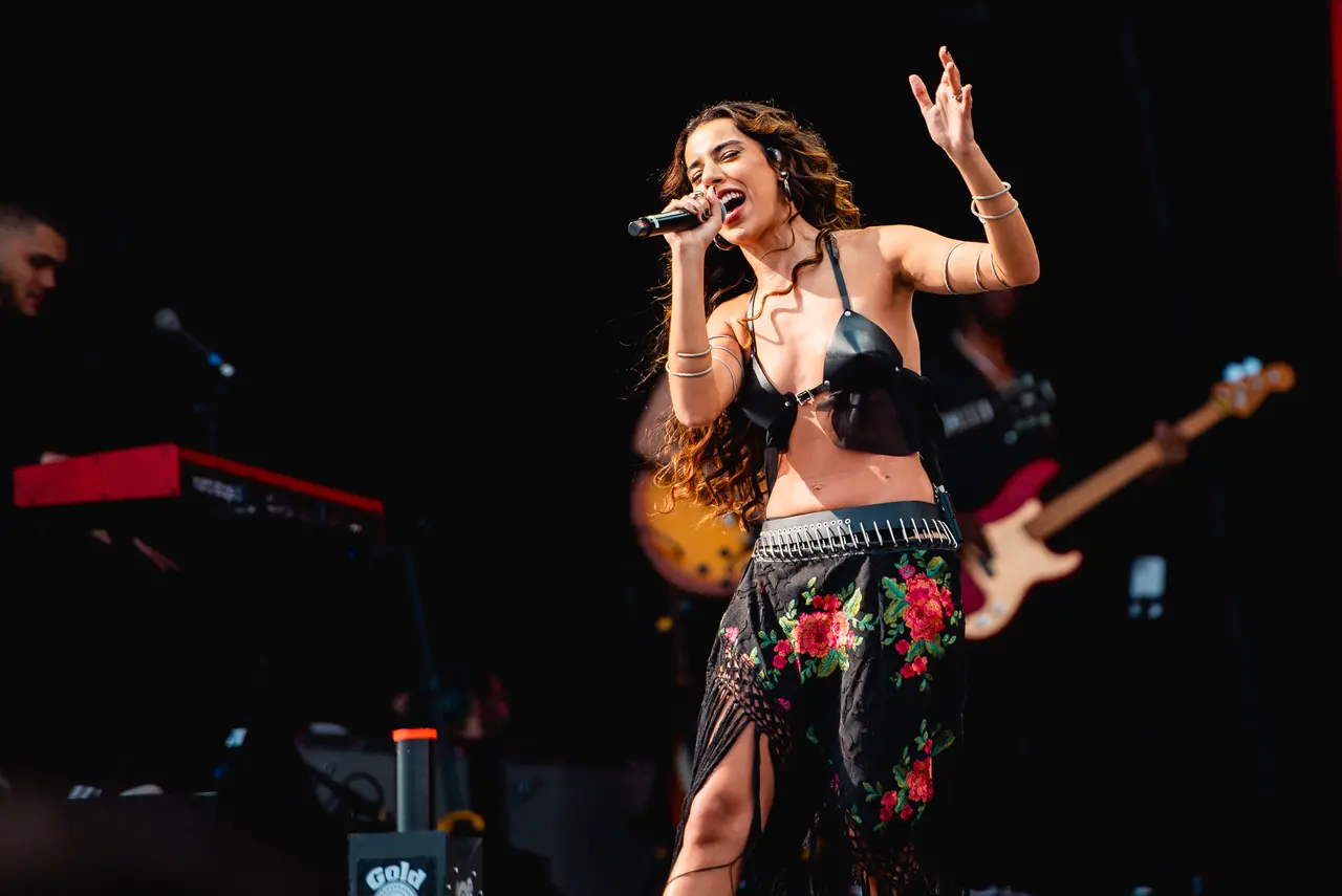 Imagem da notícia: Marina Sena chora antes de cantar setlist de Gal Costa no The Town