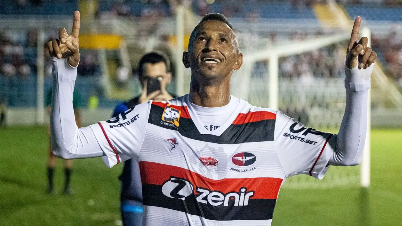 Imagem da notícia Ciel, o atacante que desafiou o tempo para ser o artilheiro do futebol cearense no Ferroviário