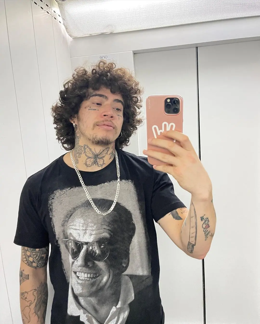 Imagem da notícia: Whindersson Nunes responde a seguidor sobre aparência: ‘me acho um gostoso’