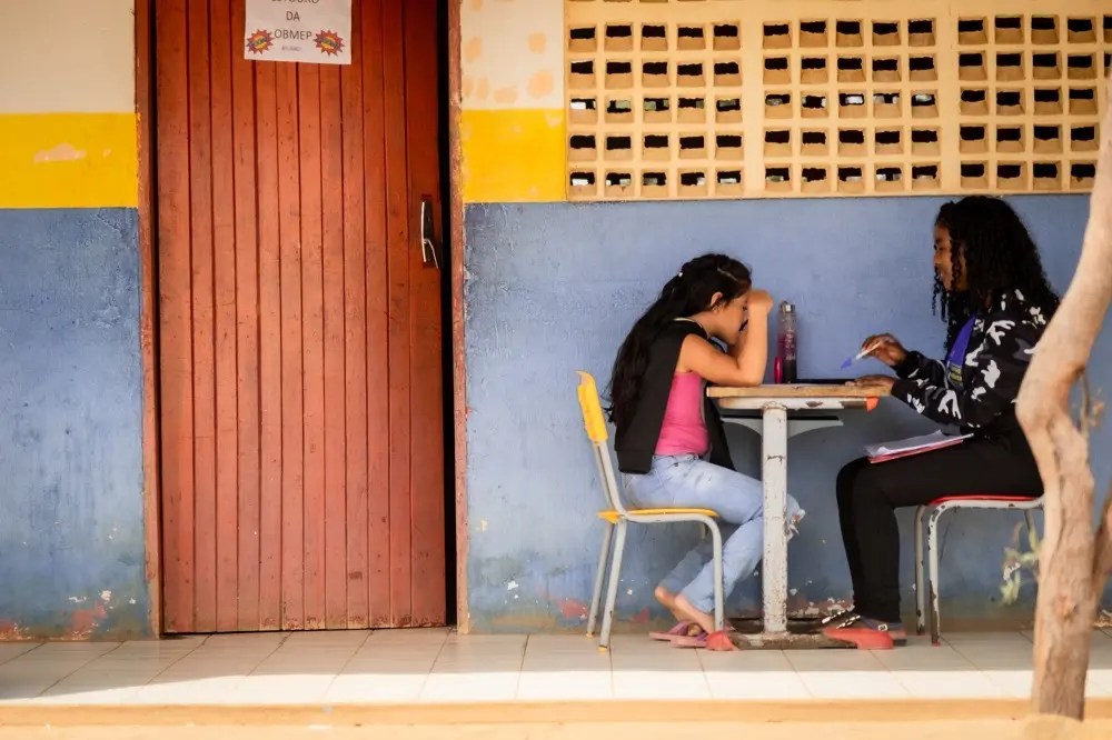 Imagem da notícia: Escolas, posto de saúde e praça custeados pelo Ceará funcionam em território considerado pernambucano
