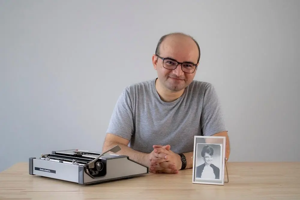 Imagem da notícia: Livro de escritor cearense concorre a um dos mais importantes prêmios dos EUA
