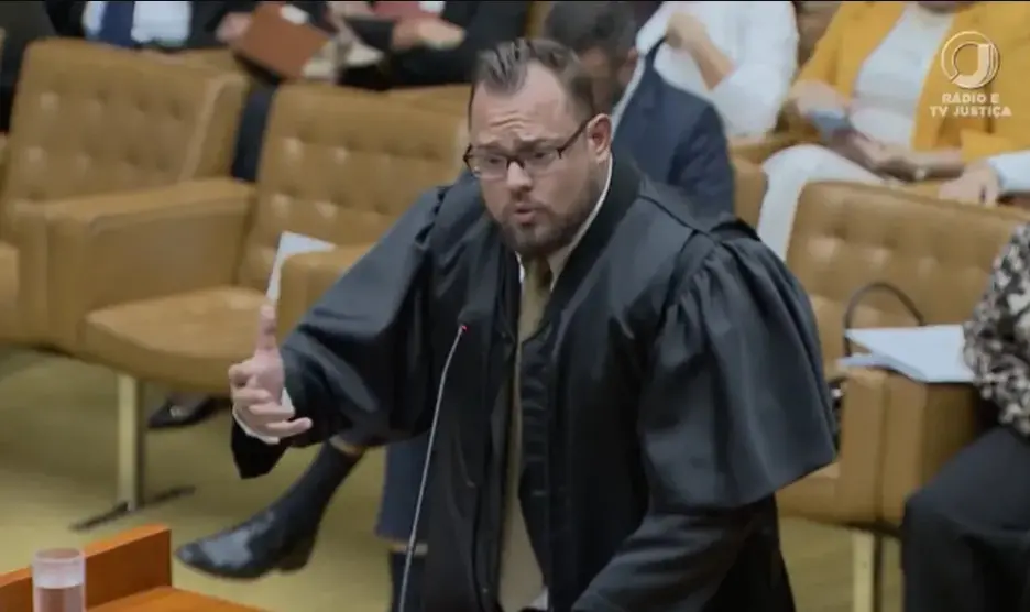 Imagem da notícia: Advogado que confundiu 