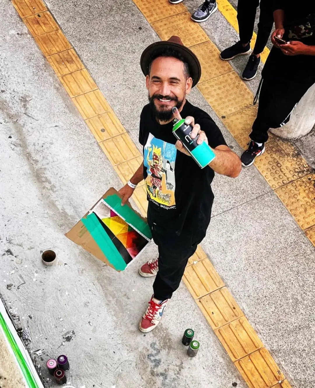 Imagem da notícia: Eduardo Kobra pede orações, e famosos fazem comentários de apoio
