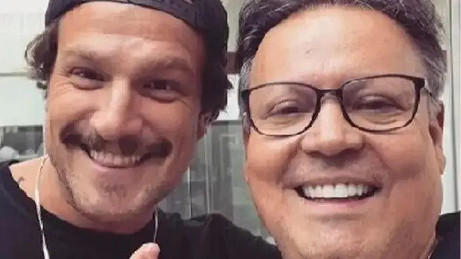 Imagem da notícia: Pai de Larissa Manoela volta às redes e lamenta morte de dentista