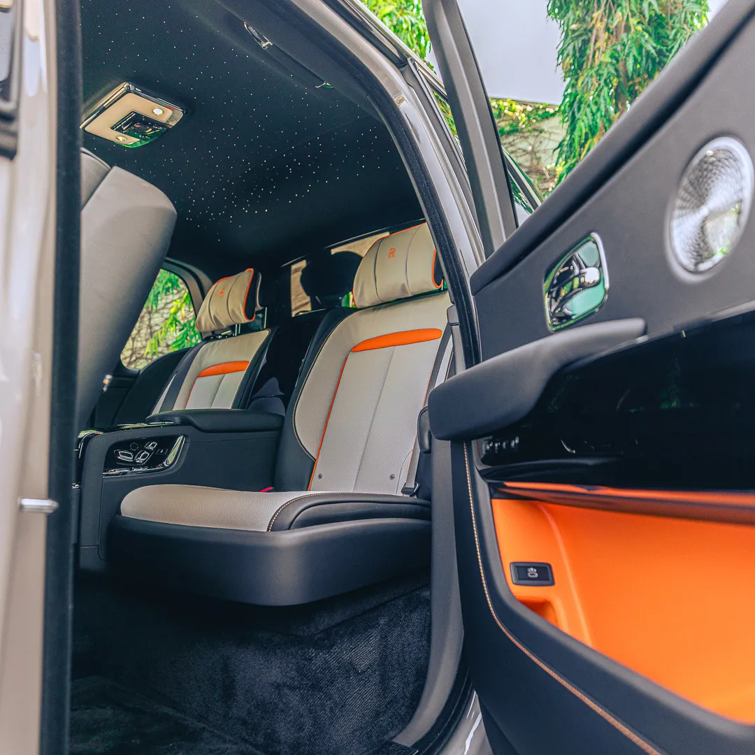 Parte interna de veículo Roll Royce Cullinan Novitec de Gusttavo Lima