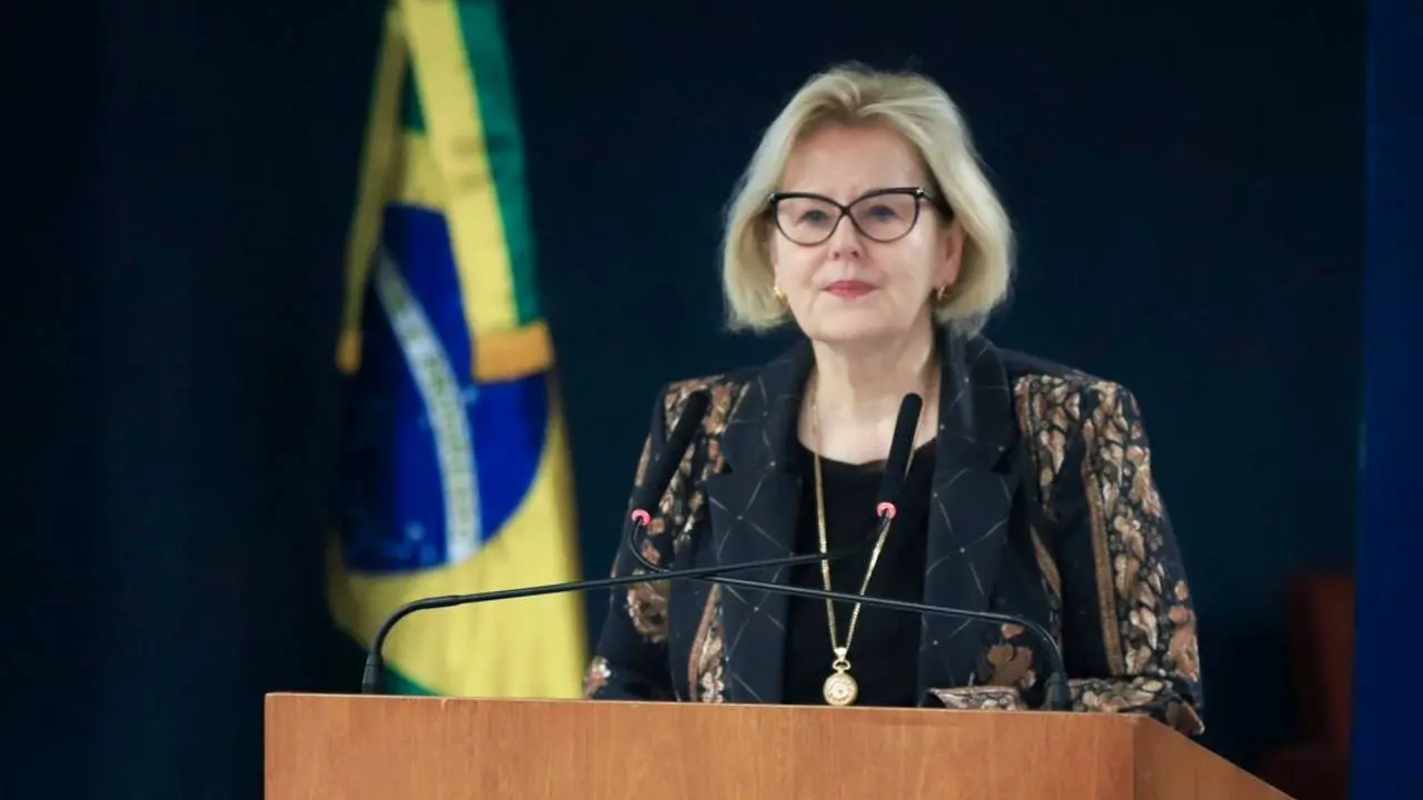Imagem da notícia: Rosa Weber vota pela descriminalização do aborto no STF; julgamento continuará no plenário físico