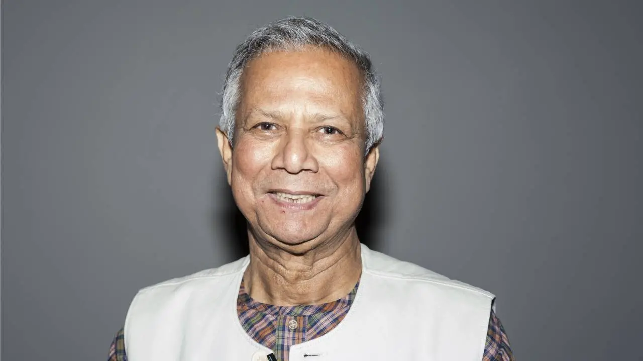 Foto de Muhammad Yunus, fundador do Grameen Bank, instituição criada para conceder crédito as pessoas de baixa renda, especialmente as mulheres