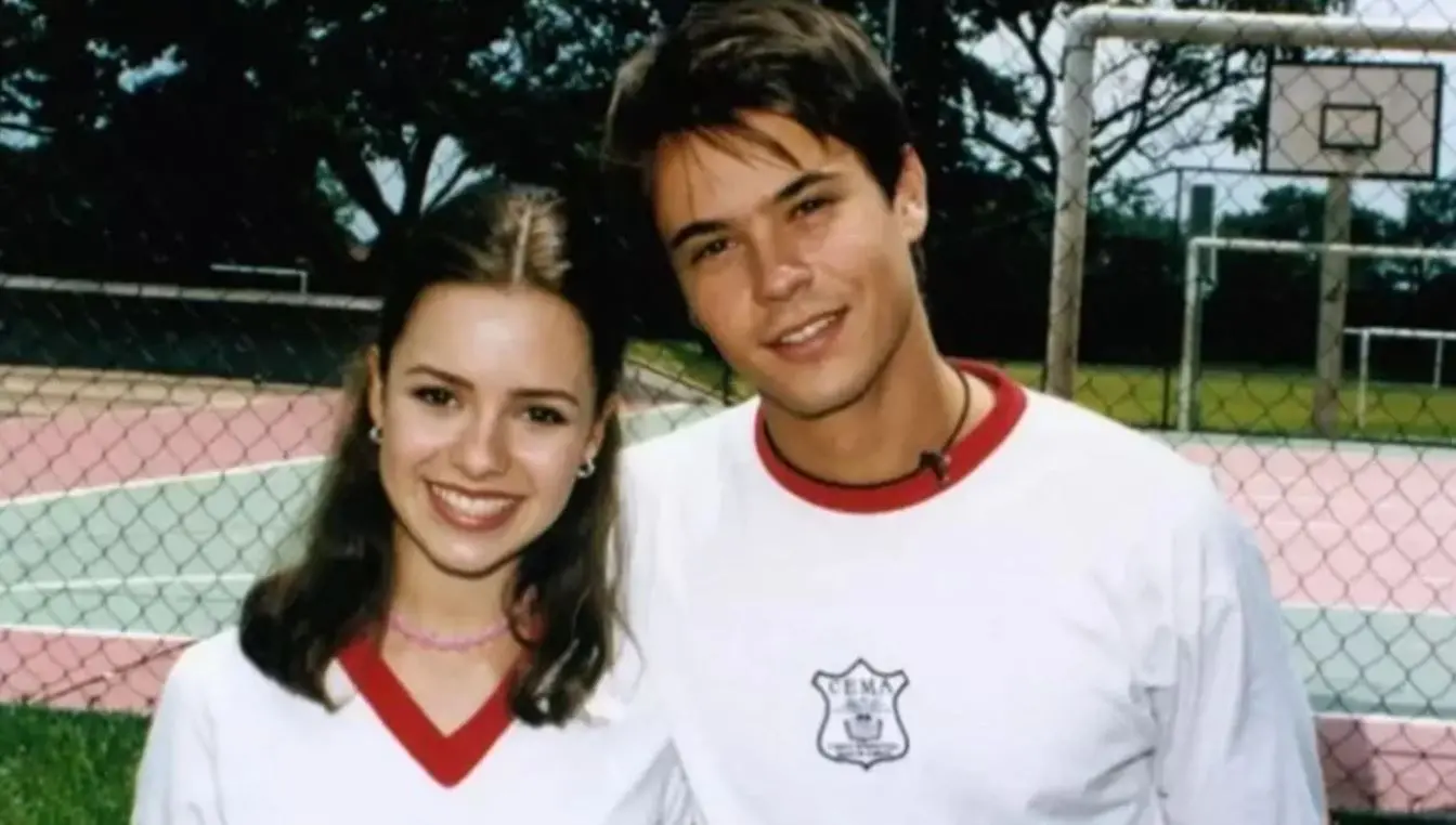 Imagem da notícia: Sandy e Paulinho Vilhena já namoraram após primeiro término da cantora com Lucas Lima; relembre