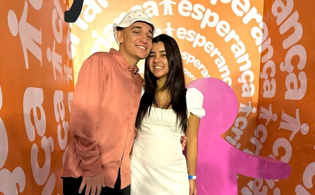 Imagem da notícia: Ary Mirelle e João Gomes mostram rosto do primeiro filho em ultrassom 4D