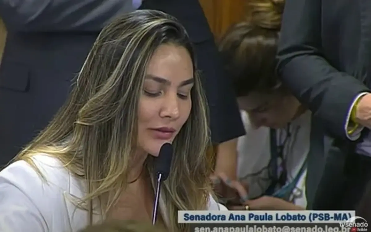 Imagem da notícia: Senadora Ana Paula Lobato do PSB comete gafe na CPI 8 de janeiro e erra nome de ex-presidente