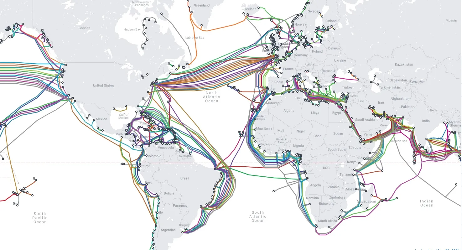 Cabos submarinos listados pelo Submarine Cable Map, em 27 de setembro de 2023
