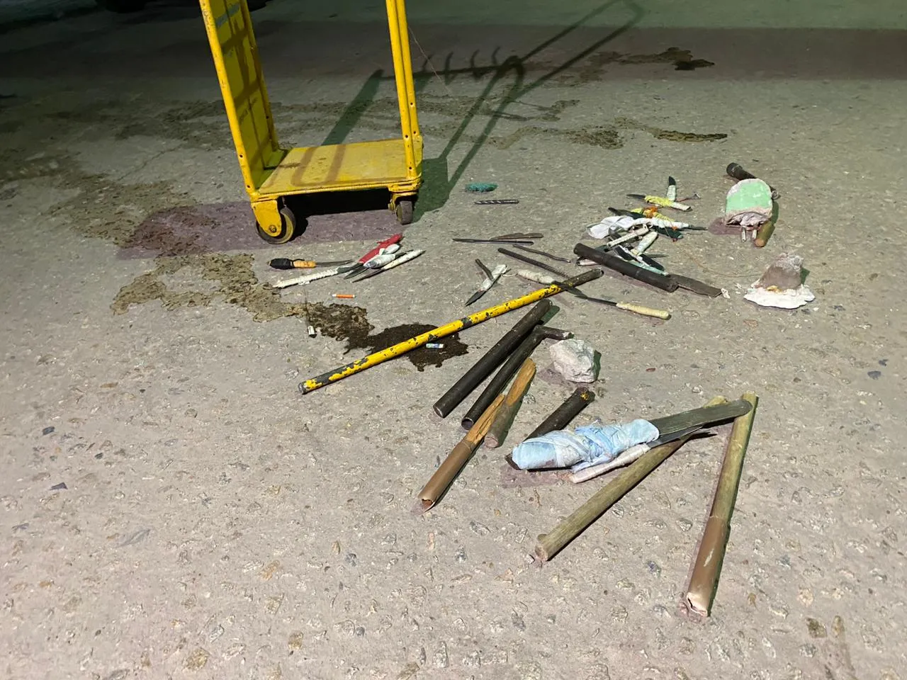 Objetos apreendidos usados como armas pelos internos