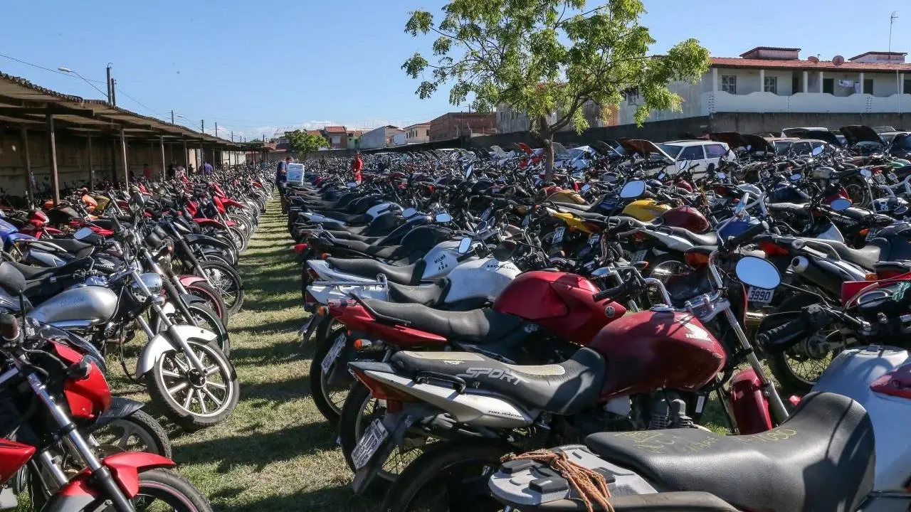 Imagem da notícia: Leilão da AMC oferece automóveis, motocicletas e sucatas nesta sexta-feira (29)