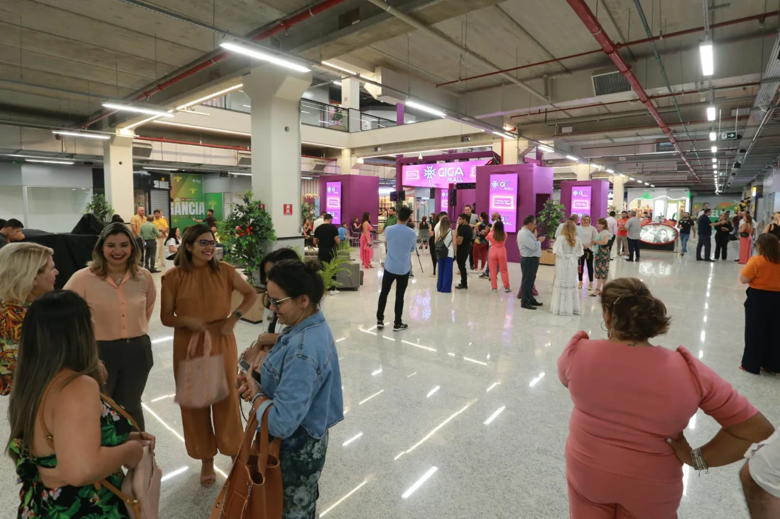 Shopping Giga Mall começou a operar nessa quinta (28)